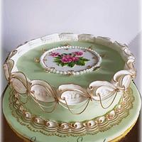 Royal icing , overpiping technique cake