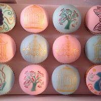 48 vintage style cupcakes