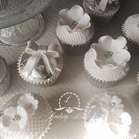 Silver Wedding Anniversary Cupcakes