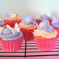 Pretty Cup cakes
