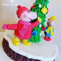 Peppa and George decorate the Christmas tree