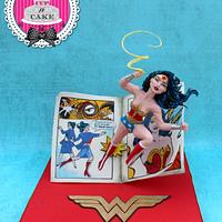 Wonder woman Cake con international collaboration