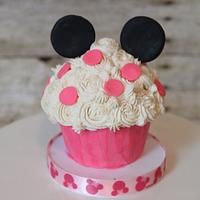Simple Minnie smash cake 