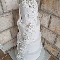 Fondant wedding cake,two sides cake