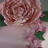 Floral pinks fruit cake