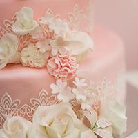white roses and pink soft cake