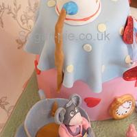 Mad Hatters' teaparty cake & cupcakes