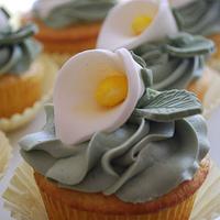 Easter Calla Lily Cupcakes!