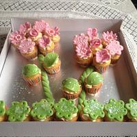 mini cupcake flower