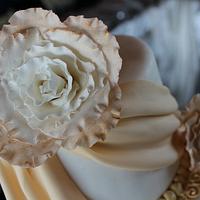 White and Gold Wedding cake