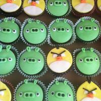 Angry birds cupcakes 