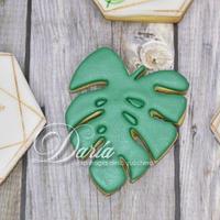 Monstera leaf first communion cookies