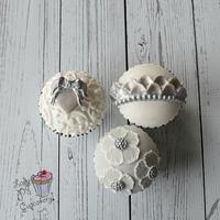 Silver, Grey & White Cupcakes