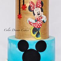 4 tiered cake with edible print toppers