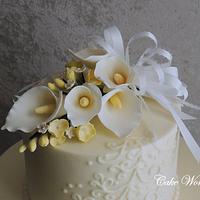 Cala Lily bouquet with Buttercream Scrolls