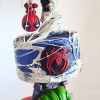 Superheroes Marvel cake! / evangeline.cakes