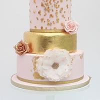 Glamourous Pink & Gold wedding cake