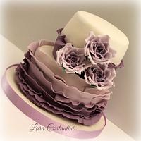 Frill ombre cake and roses