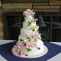 Wedding cake , roses