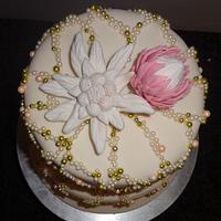 protea and edelweiss cake