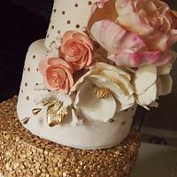 Peach and Gold themed Wedding Cake
