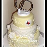 White & Yellow Wedding Cake