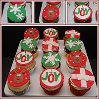 Christmas JOY & REINDEER Cupcakes 