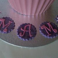 Giant cupcake for my lovely mam! :p