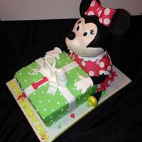 Minnie Mouse Present Cake