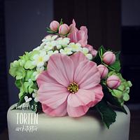 Little Flower Cake with Cosmos