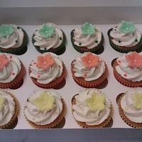 rainbow cupcakes