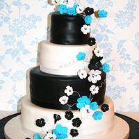 'Turquoise in Bloom' wedding cake 