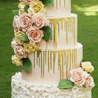 "Dreams come true" wedding cake 