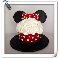 Minnie Mouse cupcake for Emily