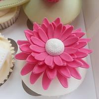 Pink white and Gooseberry coloured flower cupcakes