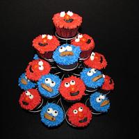 cookie monster and elmo cupcakes