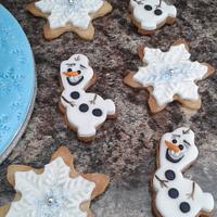 Frozen Elsa cake with Olaf cookies