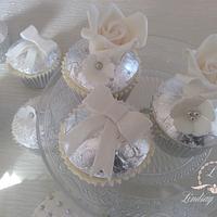 Silver Wedding Anniversary Cupcakes