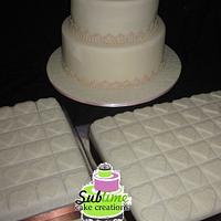 IVORY VINTAGE WEDDING CAKE