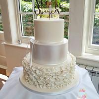 Ruffles and lustre wedding cake 