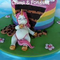 Fat unicorn cake