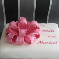 Bow Birthdaycake