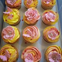 birthday cup cakes