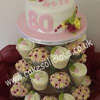 Flowers and pearls cake and cupcakes