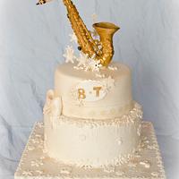 Winter wedding cake with saxophohe