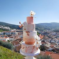 Rose gold & peach wedding cake