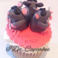 Nursery Rhyme themed cupcakes