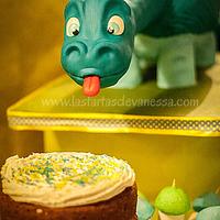 Dino party cake