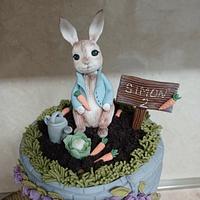 The cake with rabbit and duck