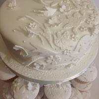 Lace Wedding Cake & Cupcakes